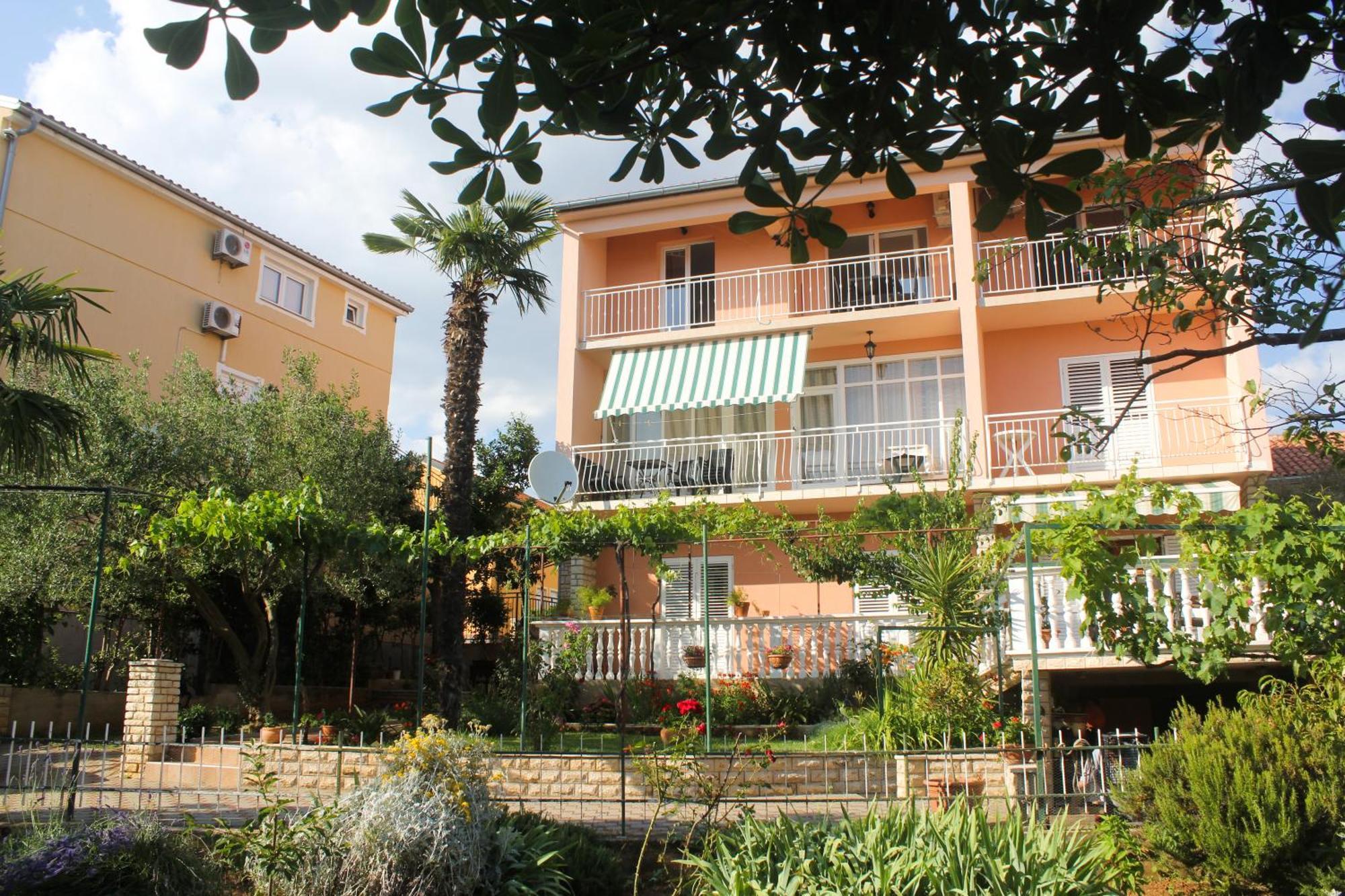 Apartmani Roje Sveti Filip I Jakov Exterior foto